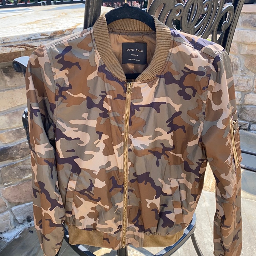 LOVE TREE 🔥 CAMO BOMBER Zip Up JACKET Sz M